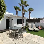 The White House With Pool - Playa Blanca