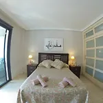 Spacious 2 Beds Appt With Pool In A Large Complex