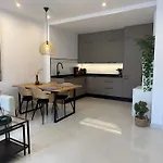 Big Sun Terrace Renovated 2-Bedroom Luxury Duplex