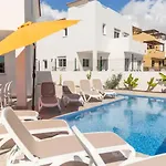 Villa Queen