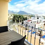 Schoene Wohnung Mit Meer- Und Bergblick