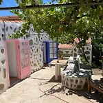 Rosas Maerchenhafte Finca Mit Pool