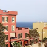 Cozy Apartment Near The Sea With Private Parking