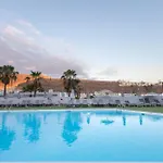 2Br Terrace House - Pool & Solarium