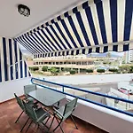 Stylish Studio With King-Size Bed And Ocean View, Paraiso 209