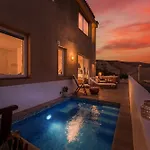 Medano Seaside Villa, Jacuzzi & Pool