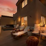 Medano Seaside Villa, Jacuzzi & Pool