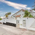 Family Villa With Terrace, Hot Tub, Pool, View And Grill In Chayofa