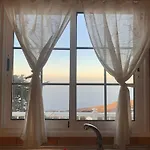 Apartamento De Un Dormitorio Con Bonitas Vistas Al Mar En El Mocanal