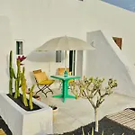 Casa Kira Camarote, Macher