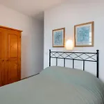 Apartamentos La Fajana