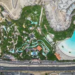 Modern Ponderosa, Las Americas