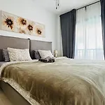 Cosy Apartment With Sea View En El Centro Los Cristianos