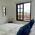 Apartamento Con Piscina Junto Al Mar