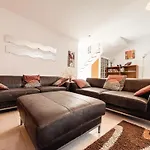 Townhouse With Ac In Callao Salvaje, Sonia, Cs148
