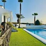 Canaryislandshost L Olympica