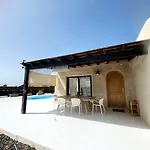 La Villa De Los Pinos