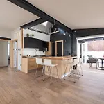 Modern Bungalow Dragon Club 2