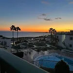Sea View 2Br Toploctaion Heated Pool 5 Min To Beach