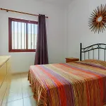 Cozy Apartment In Puerto Del Rosario With Kitchen