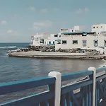 Amura House