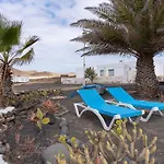 Casa Azul - 50 M Beach, Exclusive And Quiet Area, Wi-Fi