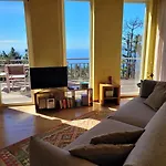 Preciosa Casa Con Vistas Al Mar, En Plena Naturaleza