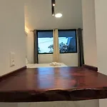 Bajo Capital Con Terraza Y Aparcamiento Privado