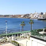 Geraeumige Ferienwohnung Mit Balkon Und Meerblick