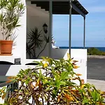 Apartamentos El Charcon
