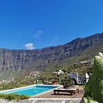 Confortable Apartamento Con Vistas Al Mar Y La Montana, Tennis, Piscina Y Bbq