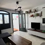 Central One Bedroom Apartment With Communal Pool - Casa Julie