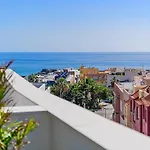 Cozy 2-Br Penthouse With Private Rooftop Terrace