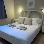 Stunning 2 Bedroom Apartment
