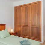 Casa Del Mar Ilic Apartment With Communal Pool And Sea Views
