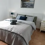Beautiful 1 Bedroom Apartment With Mountain View