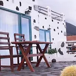 Maravilloso Apartamento Con Pista De Tennis Vista Al Mar Y Montana