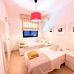 Cozy Corner Close To Beach, Golf And Shopping