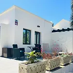 Villa Irene Lanzarote En Costa Teguise En Complejo Con Piscina Comunal