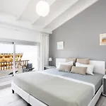 Classbnb - Bright & Spacious Apartment With Balconies Near La Pinta Beach