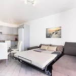 Classbnb - Bright & Spacious Apartment With Balconies Near La Pinta Beach