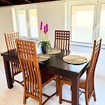 Beachfront Villa - La Casa Del Mar