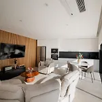 V&C Luxury Village Ll