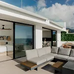 V&C Luxury Village Ll