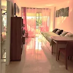 Beachfront Goldenmile Piramides Apartment