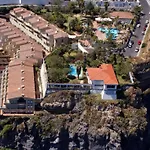 Tu Oasis Superior Con Piscina Y Jardines
