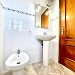 Estupenda Casa En El Pueblo De Los Llanillos