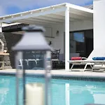 Extraordinary Playa Blanca Villa 3 Bedrooms Villa Naraku Spacious Sun Terrace Outdoor Pool, Hot Tub And Bbq Playa Blanca