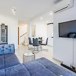 Holiday Home Versatile Oasis By Interhome