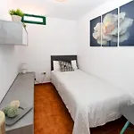 Excelent Location 5 Min To The Beach